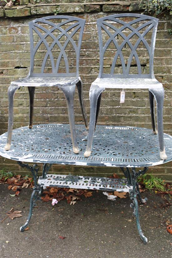 Garden table & 2 chairs